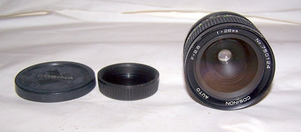 Cosina Cosinon Auto 28mm f/2.8 lens. M42 vatting. Izgs., Zo goed als nieuw, Handmatige focus, 28 mm, Overige merken