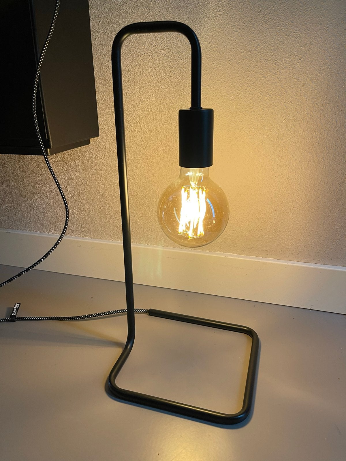Moderne zwarte tafellamp met LED lamp, Zwart, Modern, E27 (groot), Ophalen of Verzenden