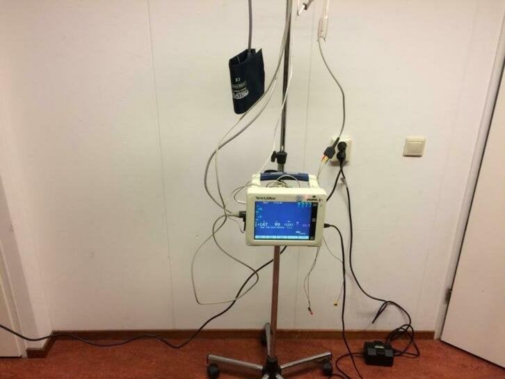 Welch Allyn vital signs monitor met toebehoren in koffer, Niet ingevuld, Gebruikt, Niet ingevuld, Ophalen of Verzenden