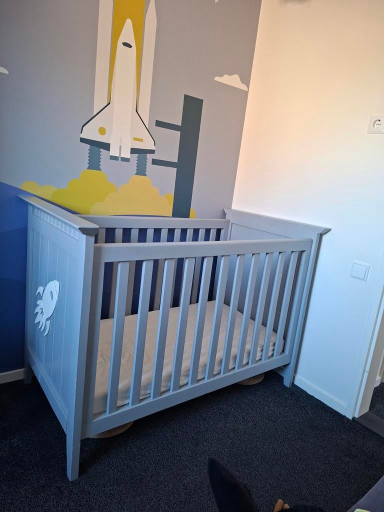 Houten ledikant met matras, Ophalen, Gebruikt, Ledikant