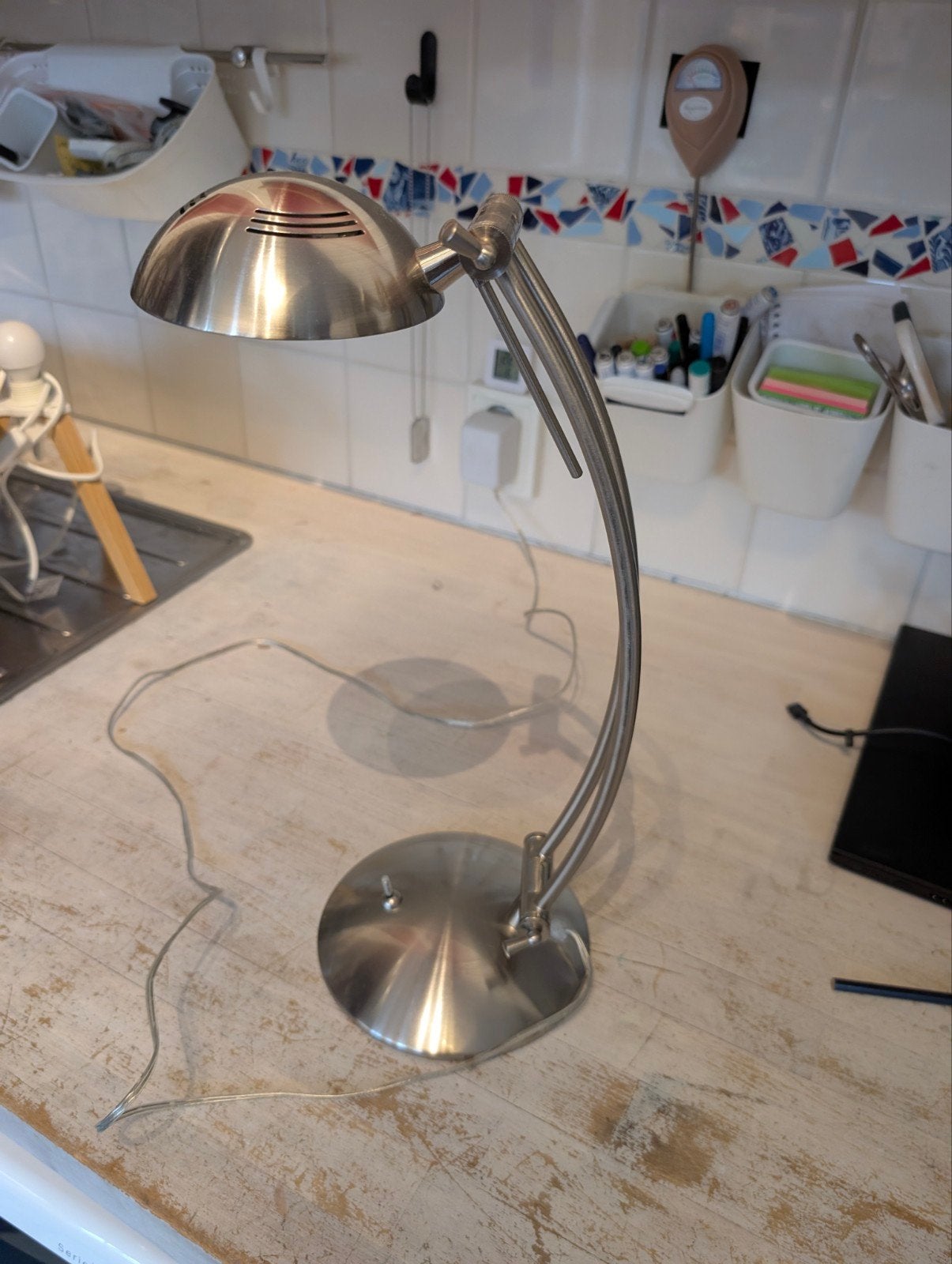 Stijlvolle LED  tafellamp, 40cm hoog, in goede staat, Ophalen, Bureaulamp, LED verlichting, Zo goed als nieuw