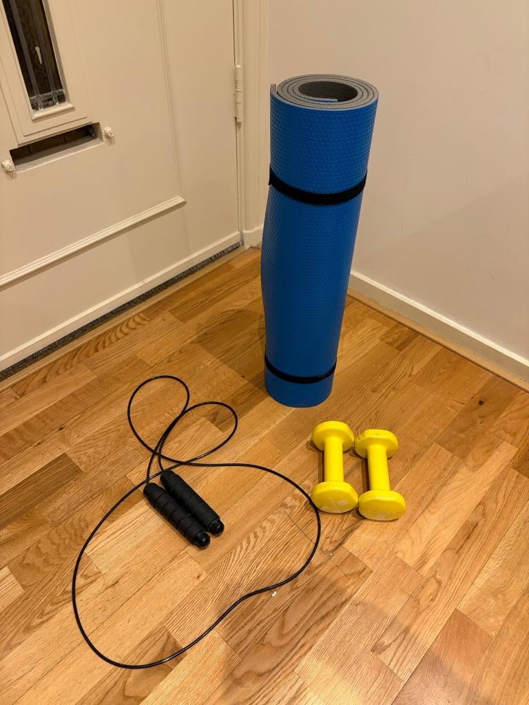Domyos Dumbbells (2x2kg) + Yoga Mat + Springtouw - ZGAN!, Ophalen, Gebruikt, Benen, Dumbbell