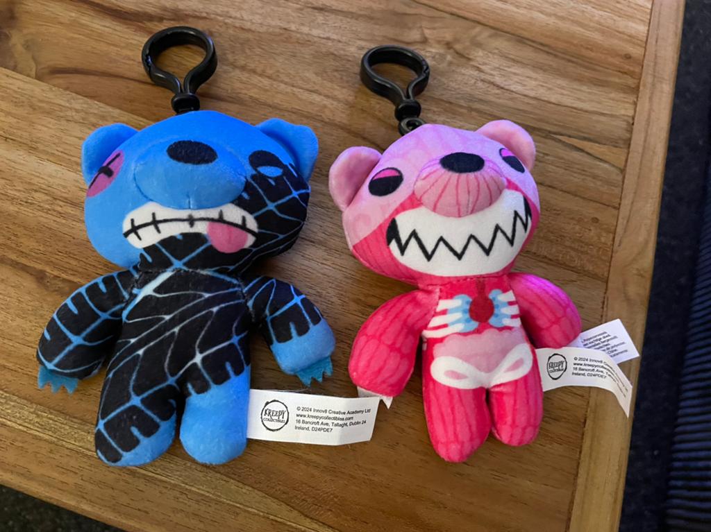 2 sleutelhanger knuffeltjes kreepy deddy bears met clip, Ophalen of Verzenden, Zo goed als nieuw