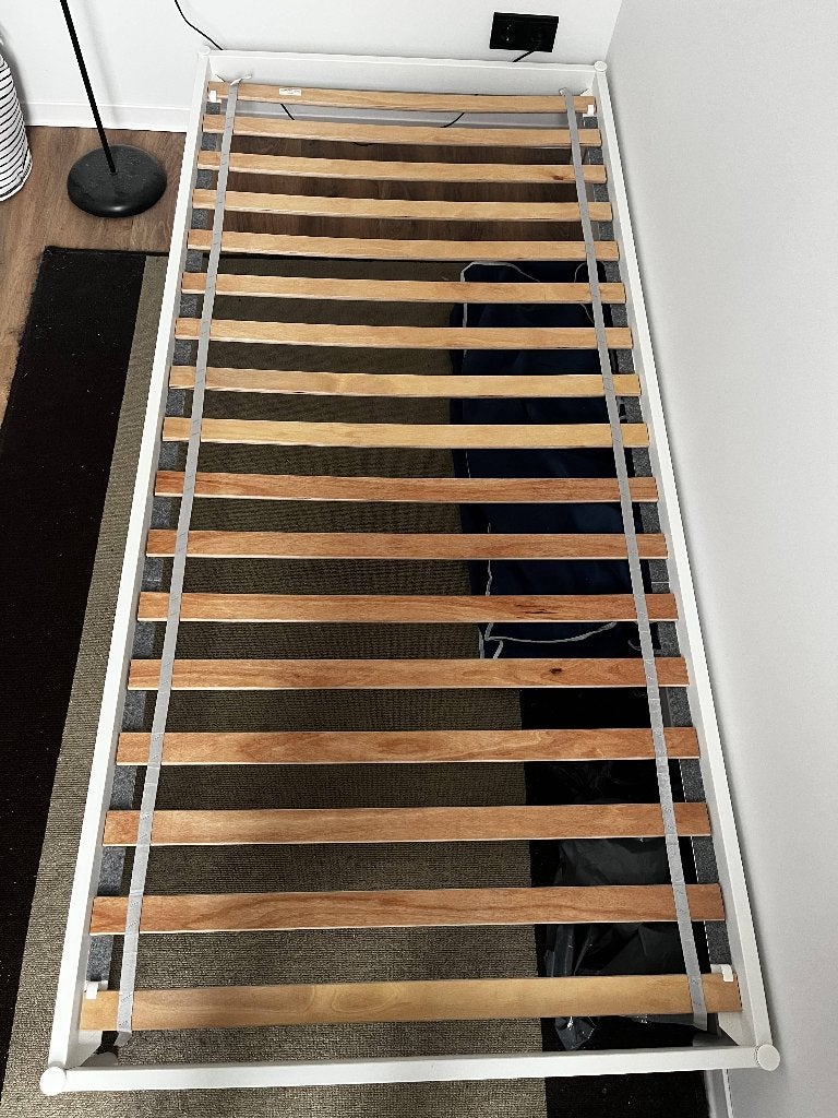 IKEA VEVELSTAD bedframe wit 90x200 incl. lattenbodem, Ophalen, 90 cm, Eenpersoons, Wit