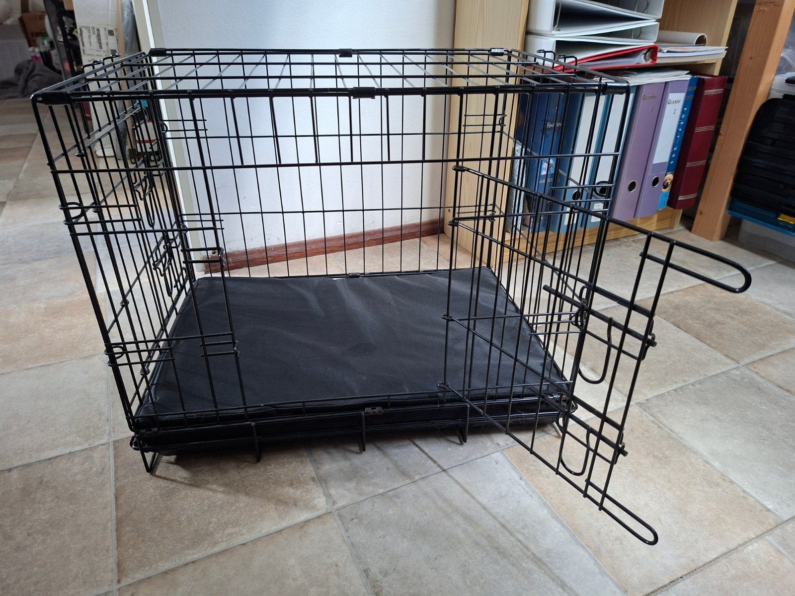 zwarte honden bench met bench matras, Ophalen, Zo goed als nieuw