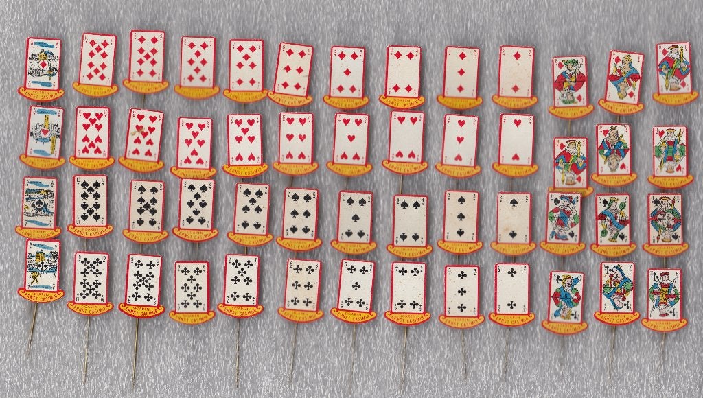 Erst Casimir Sigaren Kaartspel compleet speldjes, Verzamelen, Gebruikt, Niet vindbaar, Niet vindbaar, Speldje of Pin