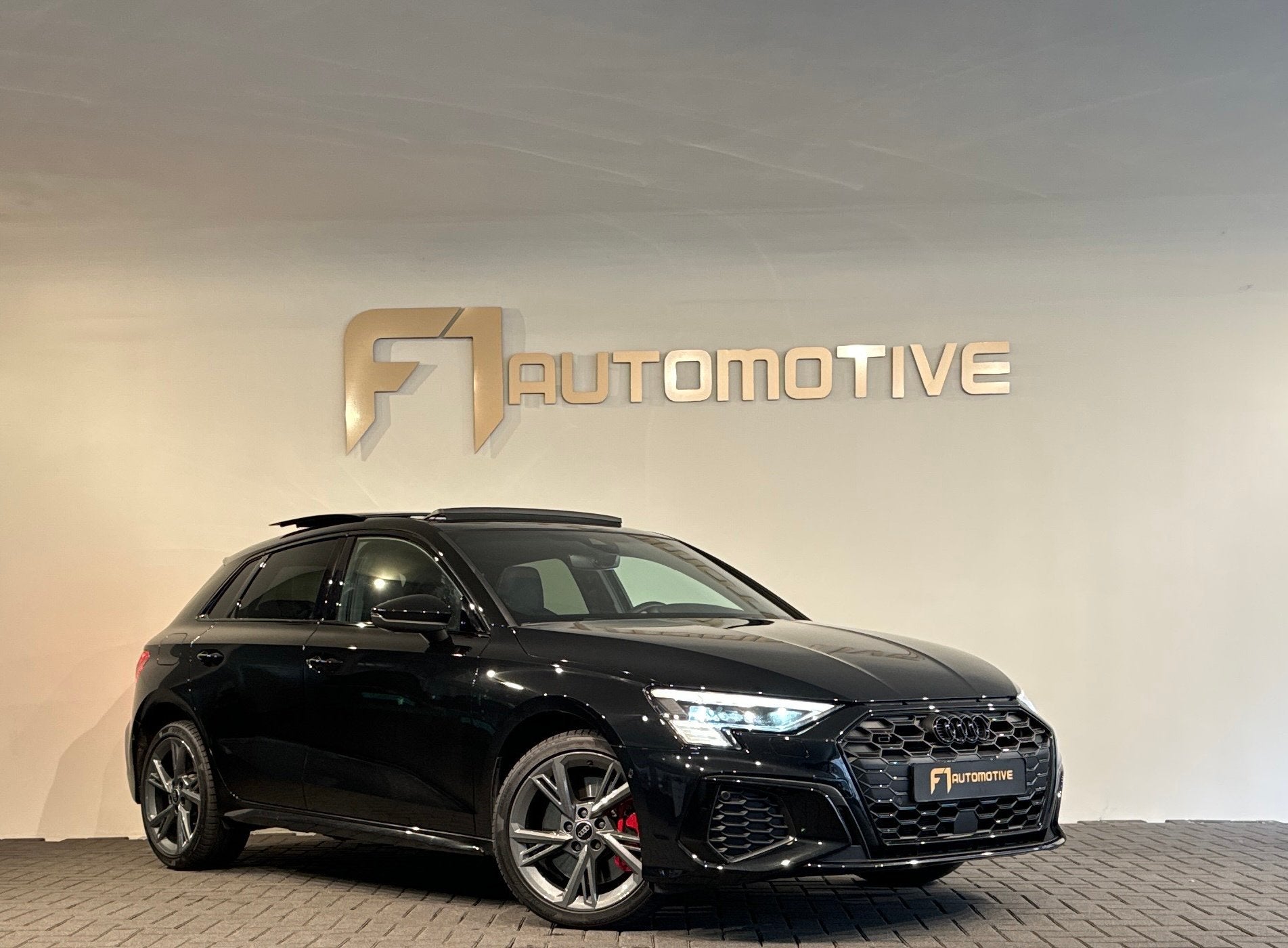 Audi A3 Sportback 45 TFSI e S edition Competition Pano|RS Se, Automaat, Gebruikt, Zwart, 245 pk