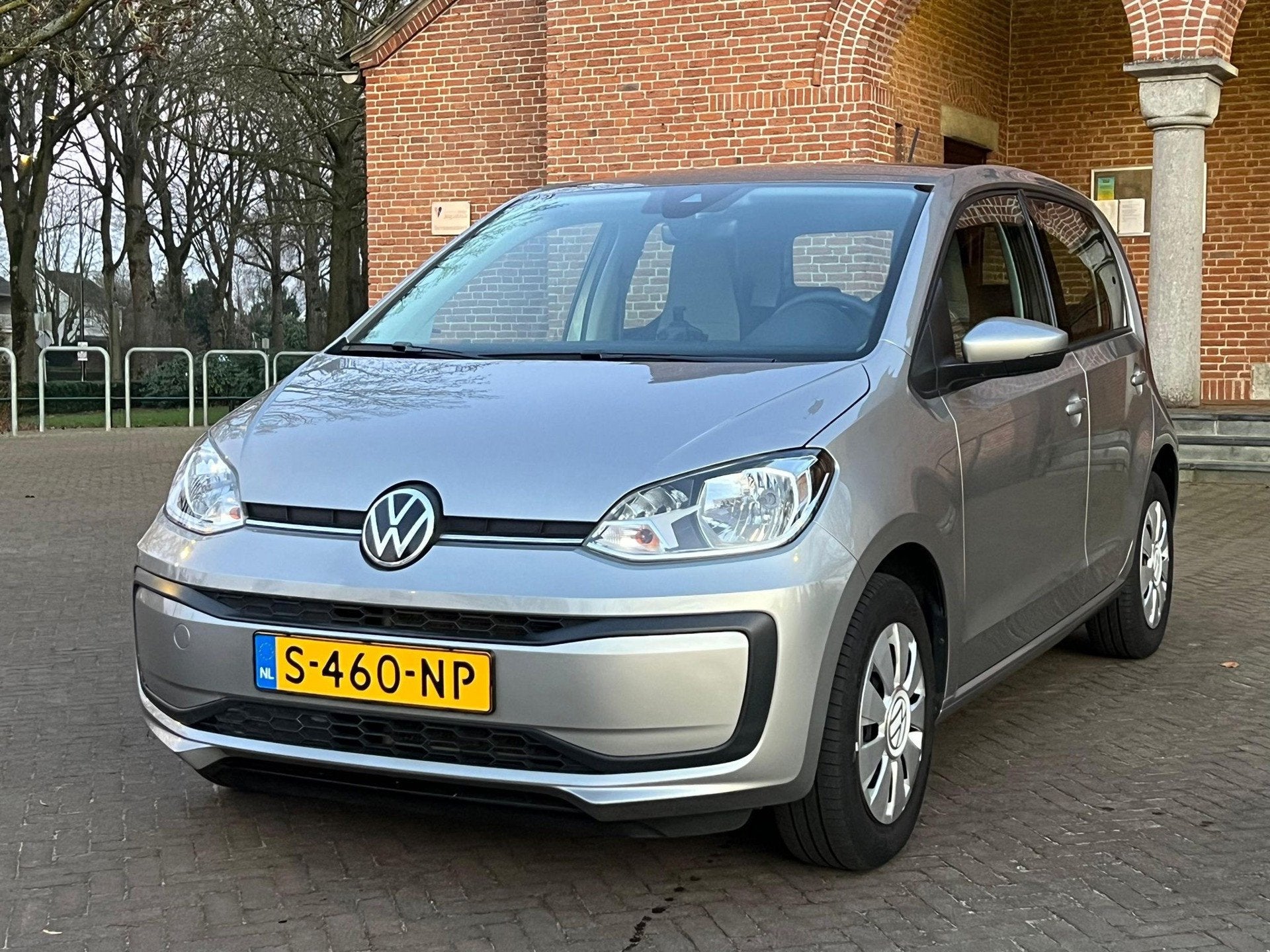 Volkswagen Up! 1.0/Clima/Cruise/Camera/PDC/Elekt. Raam/NAP, Gebruikt, Met garantie (alle), 4 stoelen, 891 kg