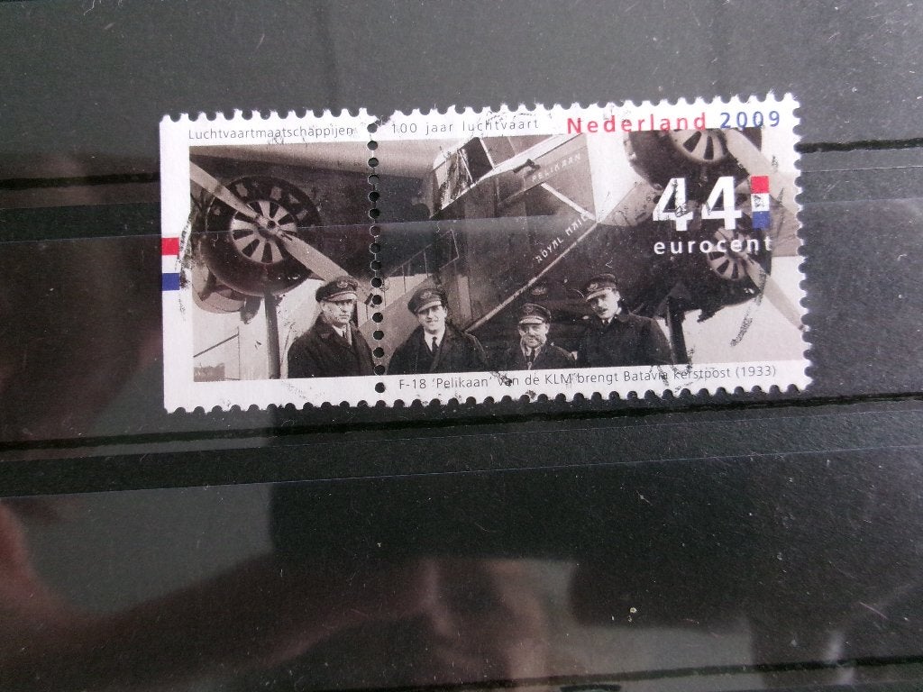 2009 - f-18 pelikaan met tab (320a), Postzegels en Munten, Ophalen of Verzenden, Gestempeld