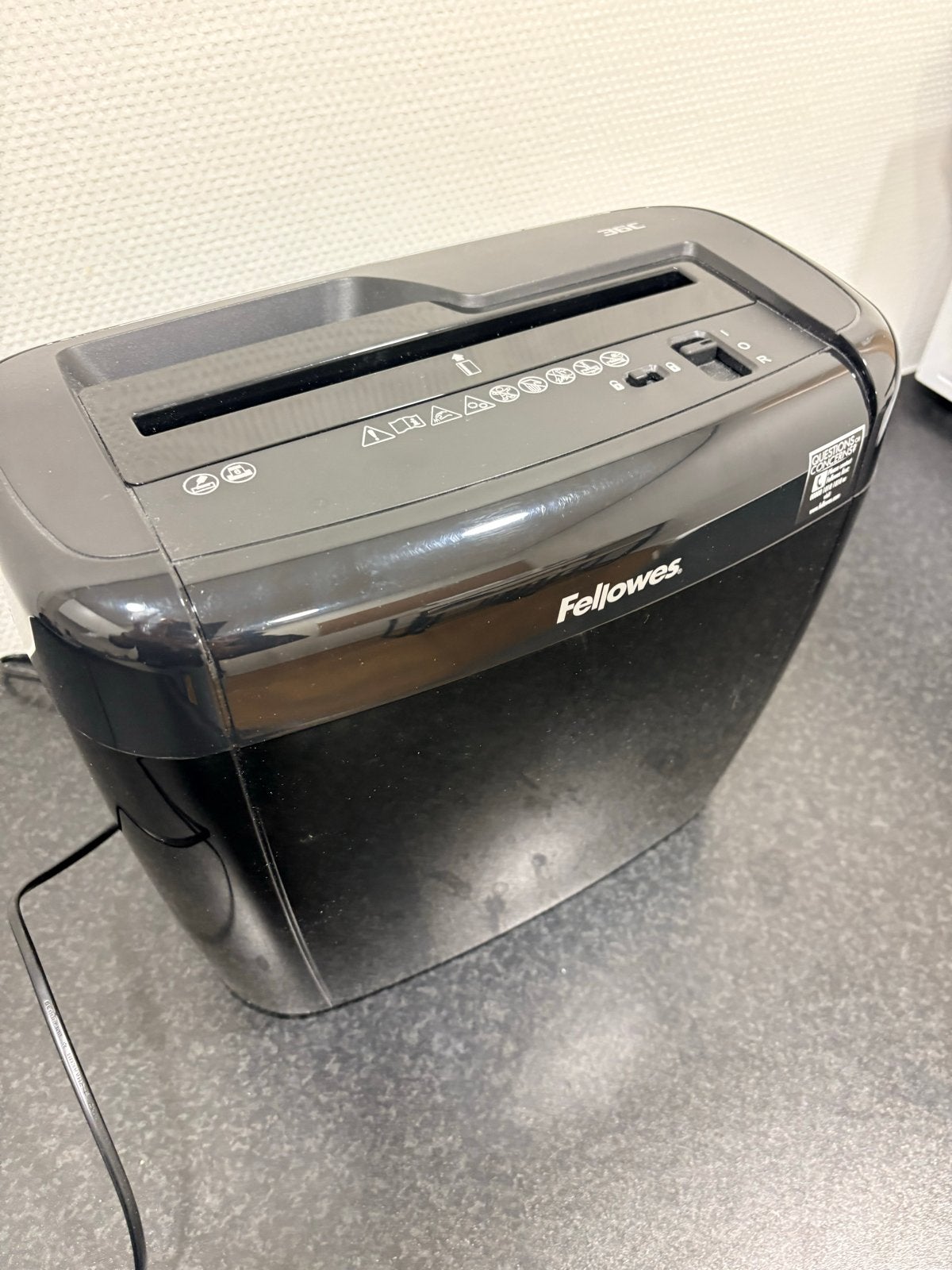 Fellowes 36C Papierversnipperaar - Zo goed als nieuw, Ophalen, Gebruikt