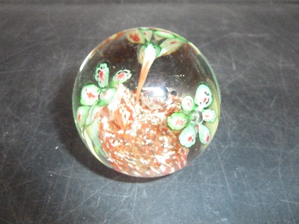 Glazen presse papier rood wit groen met bloemen, Antiek en Kunst, Antiek | Glas en Kristal, Ophalen of Verzenden