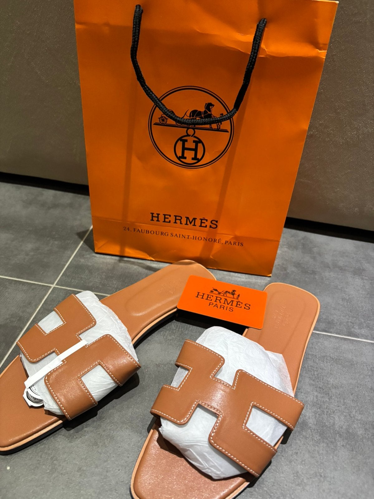 Hermes slippers, Dieren en Toebehoren, Ophalen of Verzenden, Zo goed als nieuw
