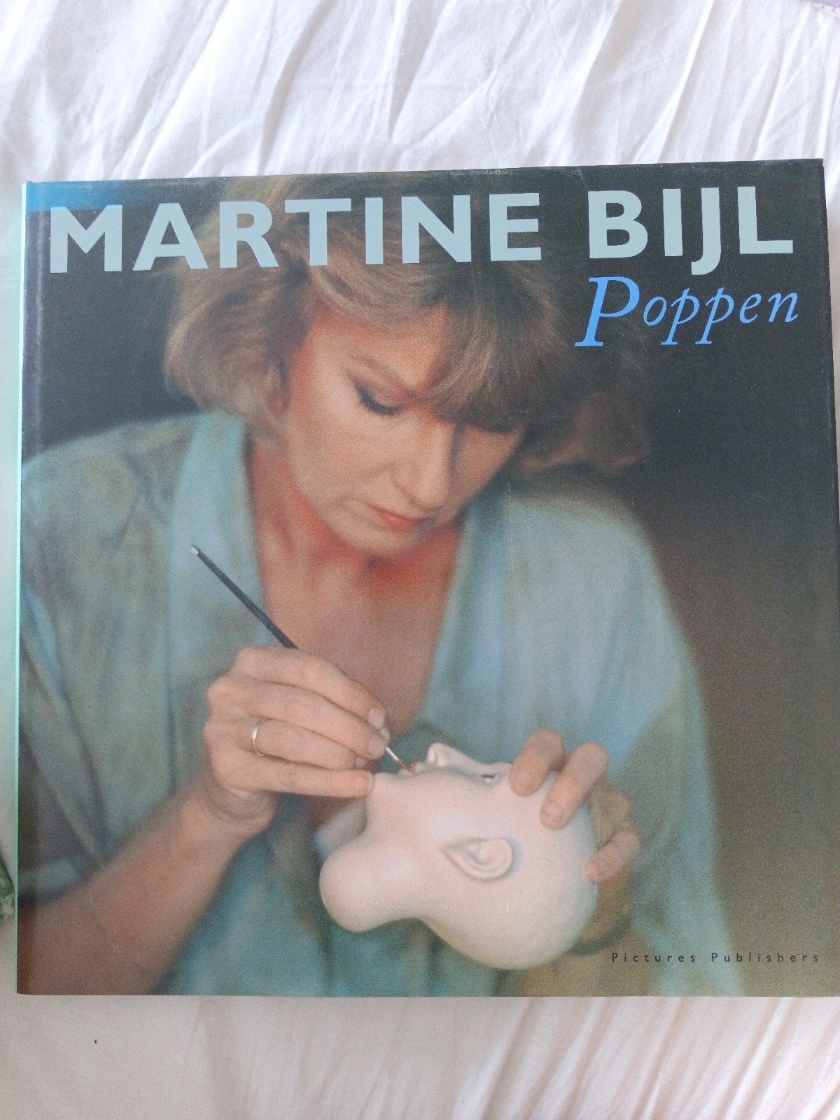 Poppen door Martine Bijl, Boeken, Ophalen of Verzenden, Zo goed als nieuw