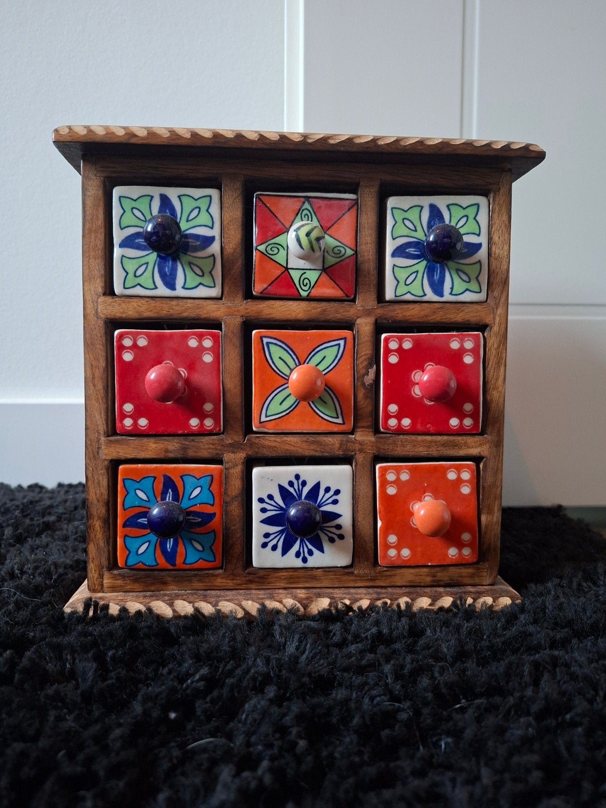 Houten ladekastje met 9 keramische lades, Ophalen, Hout, Gebruikt, Meerkleurig