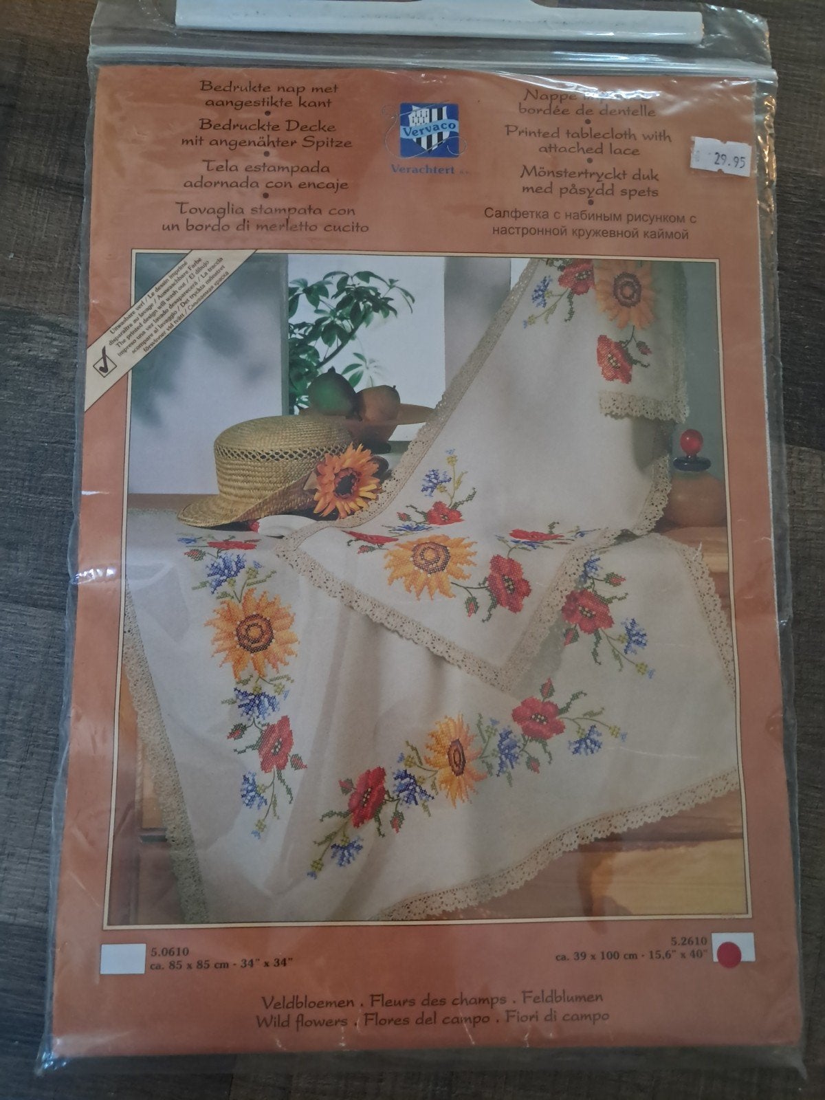 Borduurpakket Veldkruiden Tafelkleed - Nieuw, Ophalen of Verzenden, Nieuw, Handborduren, Borduurpakket