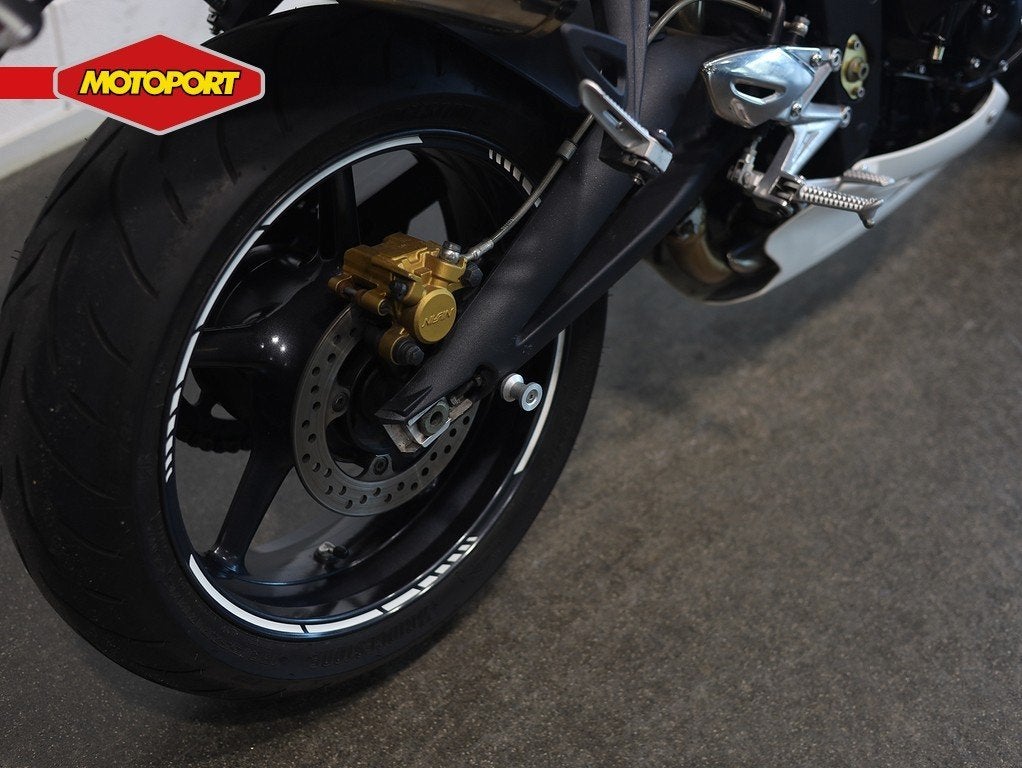 Triumph STREET TRIPLE (bj 2010), Triumph Motocycles, Triumph.Benelux@triumph.co.uk, De Droogmakerij 40A
1851 LX   Heiloo, NL, Naked bike