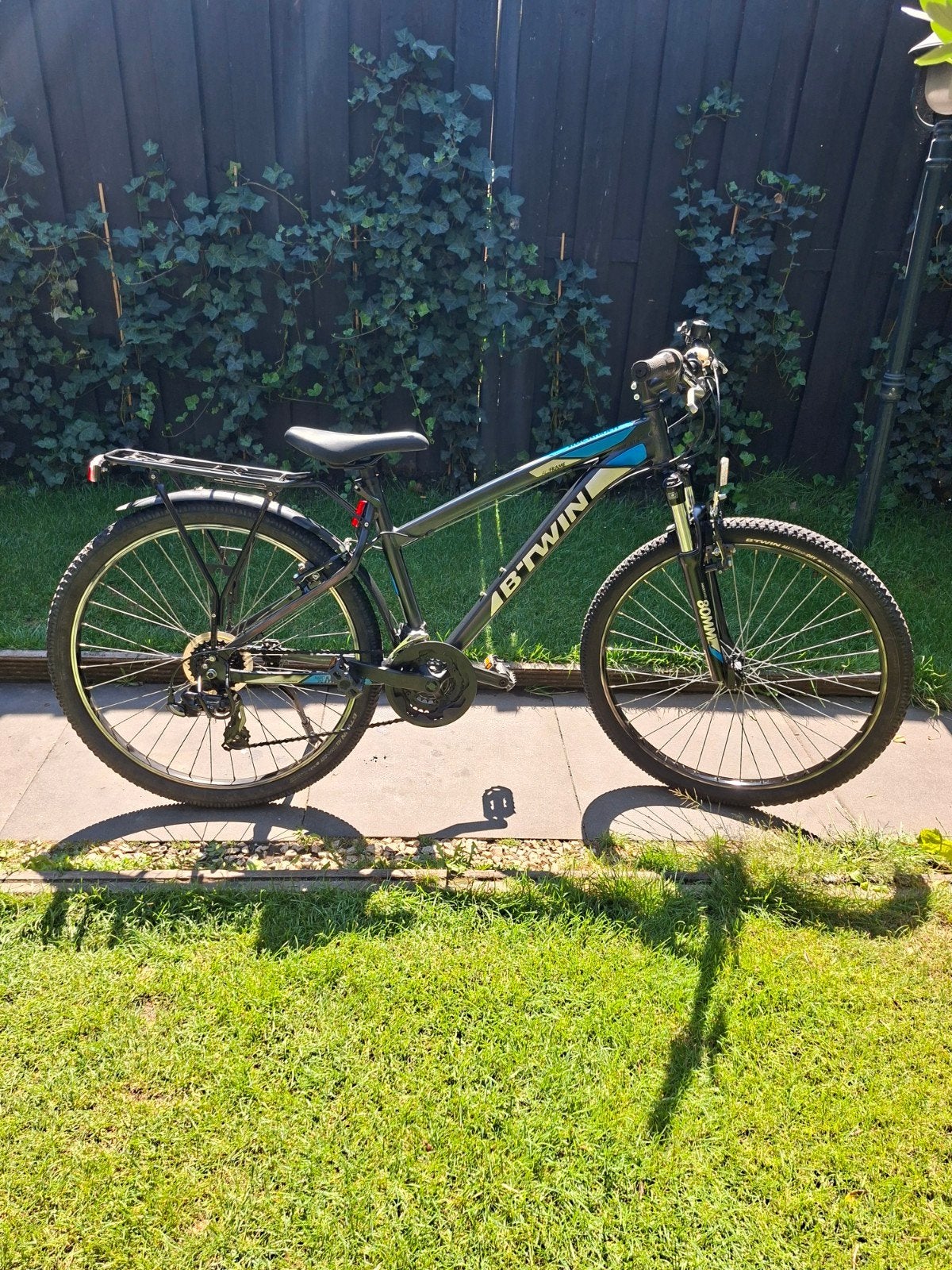 PRACHTIGE B TWIN ROCKRIDER 26 INCH MET 21 VERSNELLINGEN, 26 inch of meer, Gebruikt, Velgrem, Versnellingen