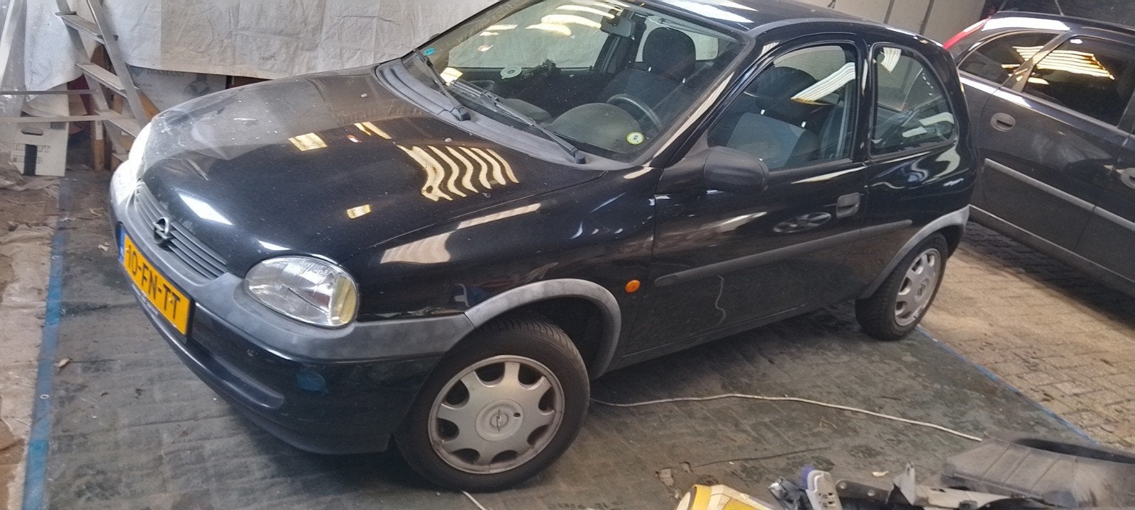Opel Corsa 1.2 I 16V 3D 2000 Zwart, Auto's, Opel, 450 kg, 850 kg, Zwart, Origineel Nederlands