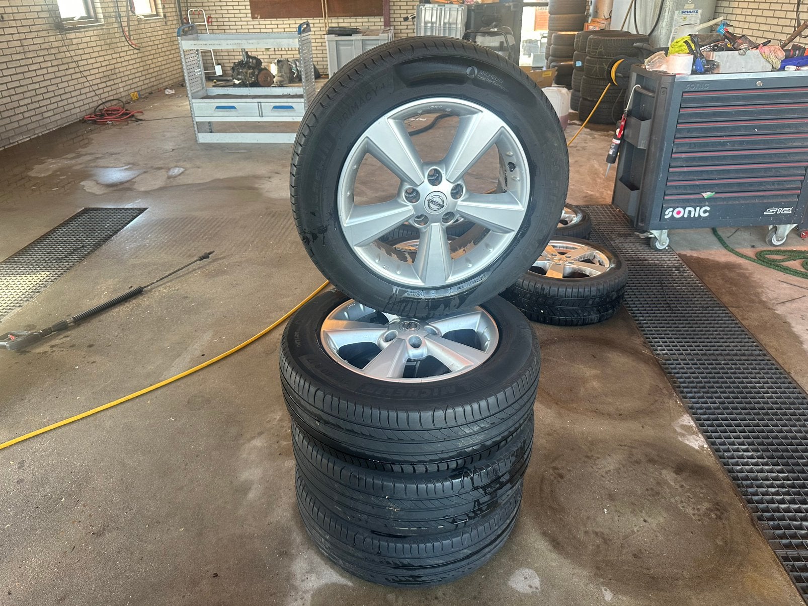 Nissan Qashqai 17” velgen + Michelin 5x114,3, Auto-onderdelen, Banden en Velgen, Ophalen, 215 mm, 17 inch, Zomerbanden
