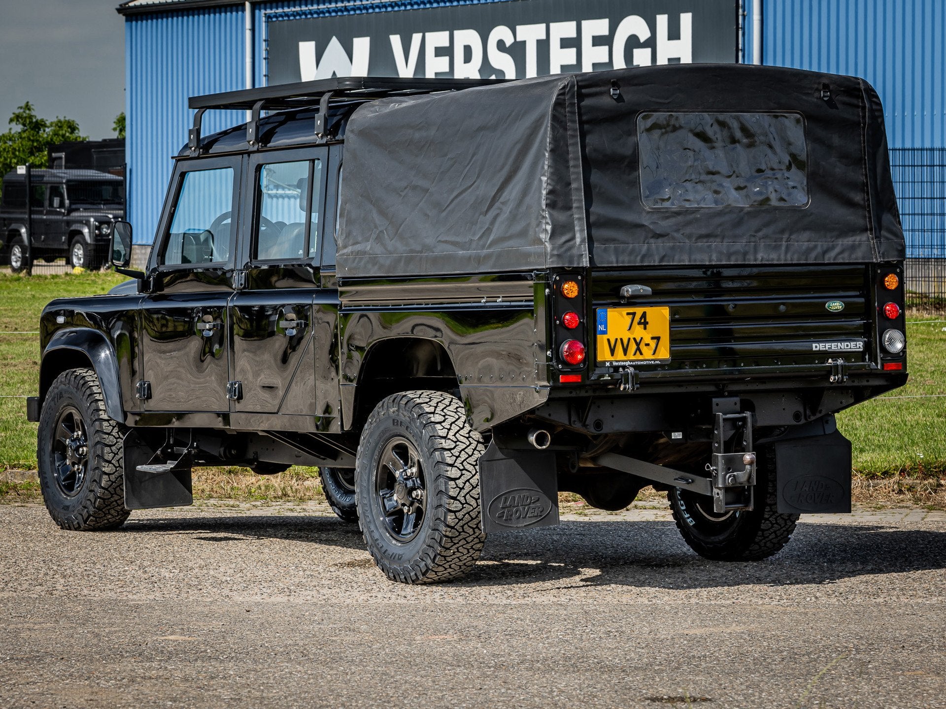 Land Rover Defender 2.4 TD 130" S Crew Cab Blacked Out |Airc, Auto's, Land Rover, Stof, Gebruikt, Zwart, 4 cilinders