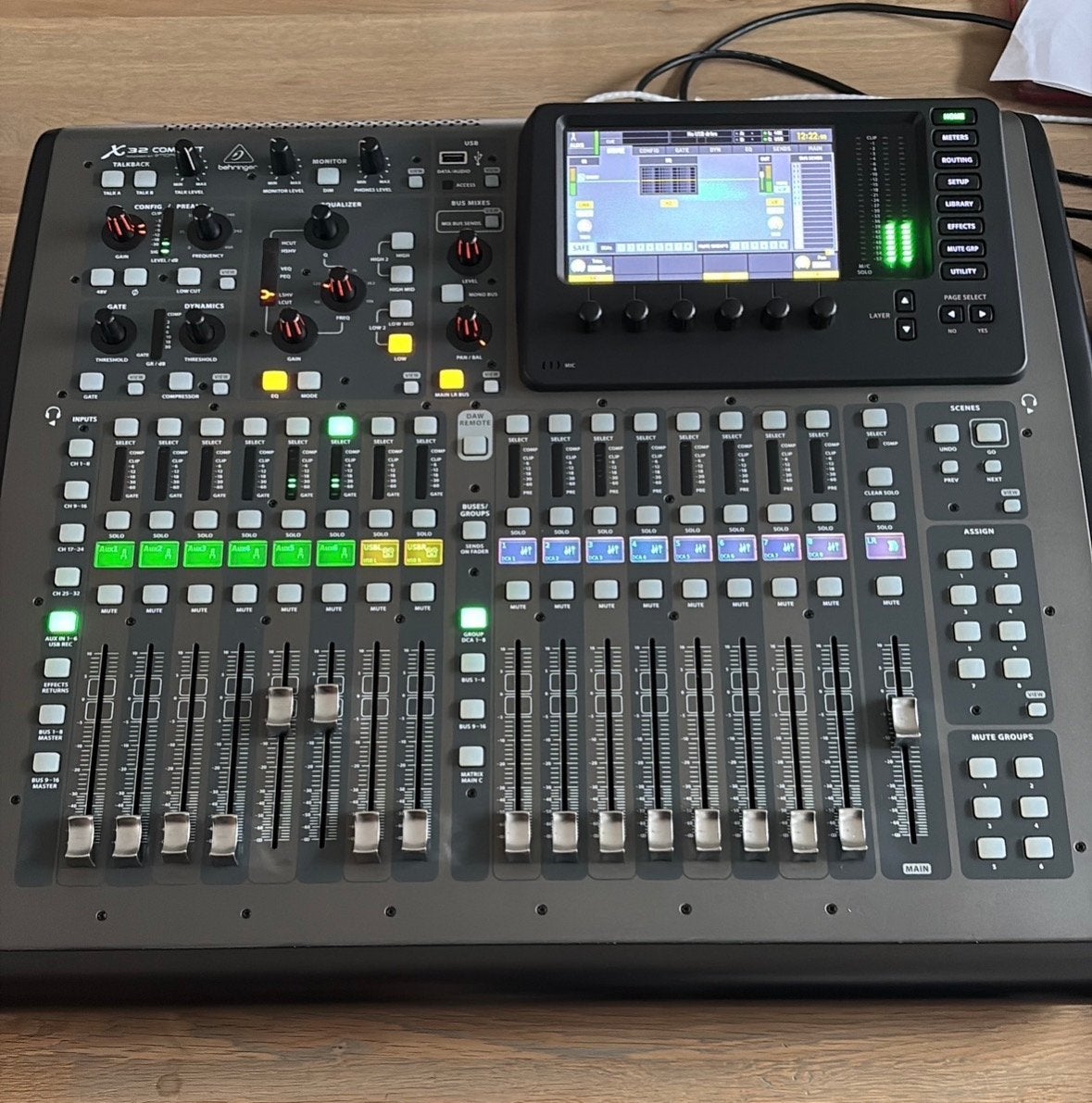 Behringer X32 Compact Digitale Mixer Mengpaneel, Muziek en Instrumenten, Ophalen, Zo goed als nieuw, 20 kanalen of meer, Microfooningang