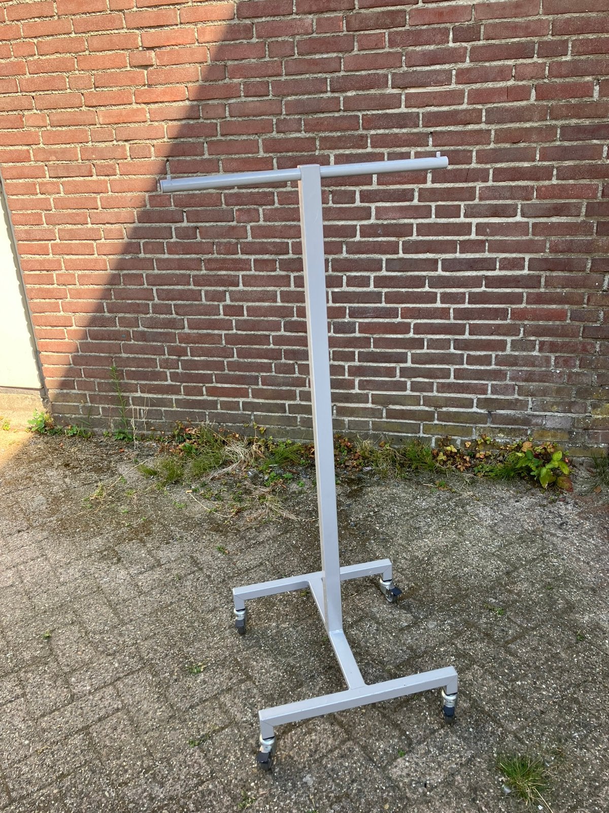 KLEDINGREK OP WIELTJES, Ophalen, Gebruikt