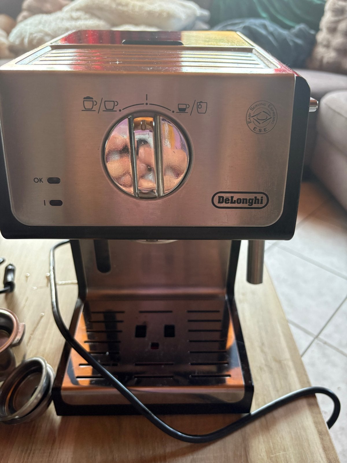 DeLonghi bonen machine met bonenvermaler, Witgoed en Apparatuur, Koffiezetapparaten, Gebruikt, Koffiebonen, Espresso apparaat