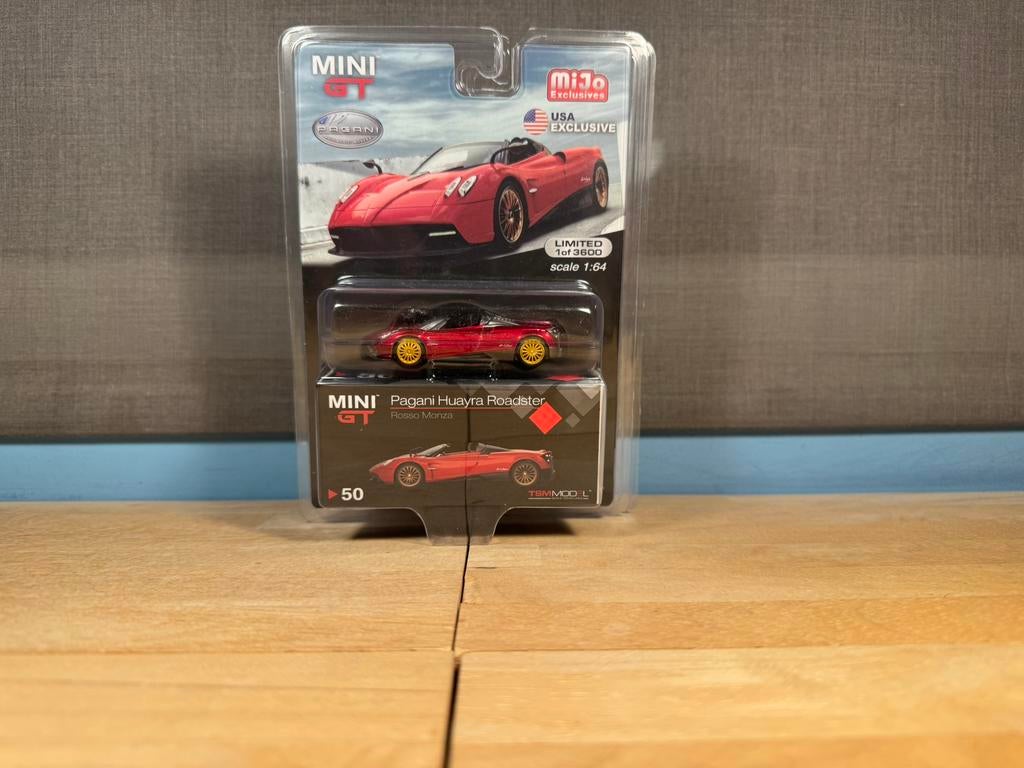 MiniGT GT50 Pagani Huayra Roadster MiJo Excl. Rosso Monza, Ophalen of Verzenden, Zo goed als nieuw, Auto