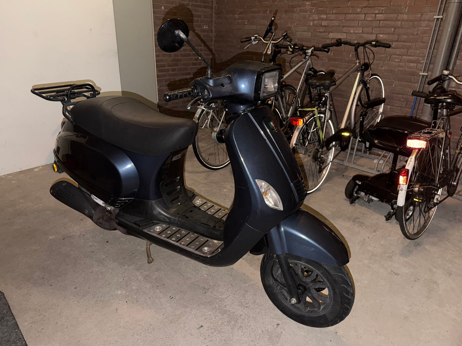 Riya Sport (TY50QT-K) 2018 - Vespa-look-a-like, blauw kentek, Ophalen, Gebruikt, Benzine, Overige merken