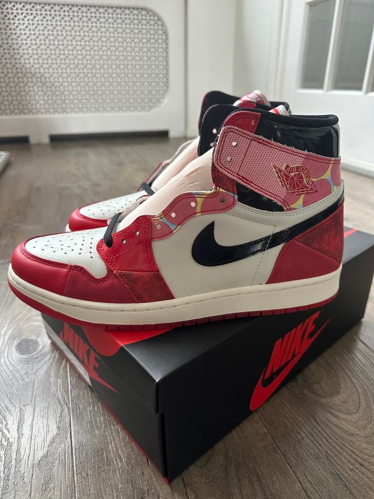 Nike Air Jordan 1 Retro High OG Spider-Man EUR 46, Kleding | Heren, Schoenen, Overige kleuren, Verzenden, Nieuw, Sneakers of Gympen