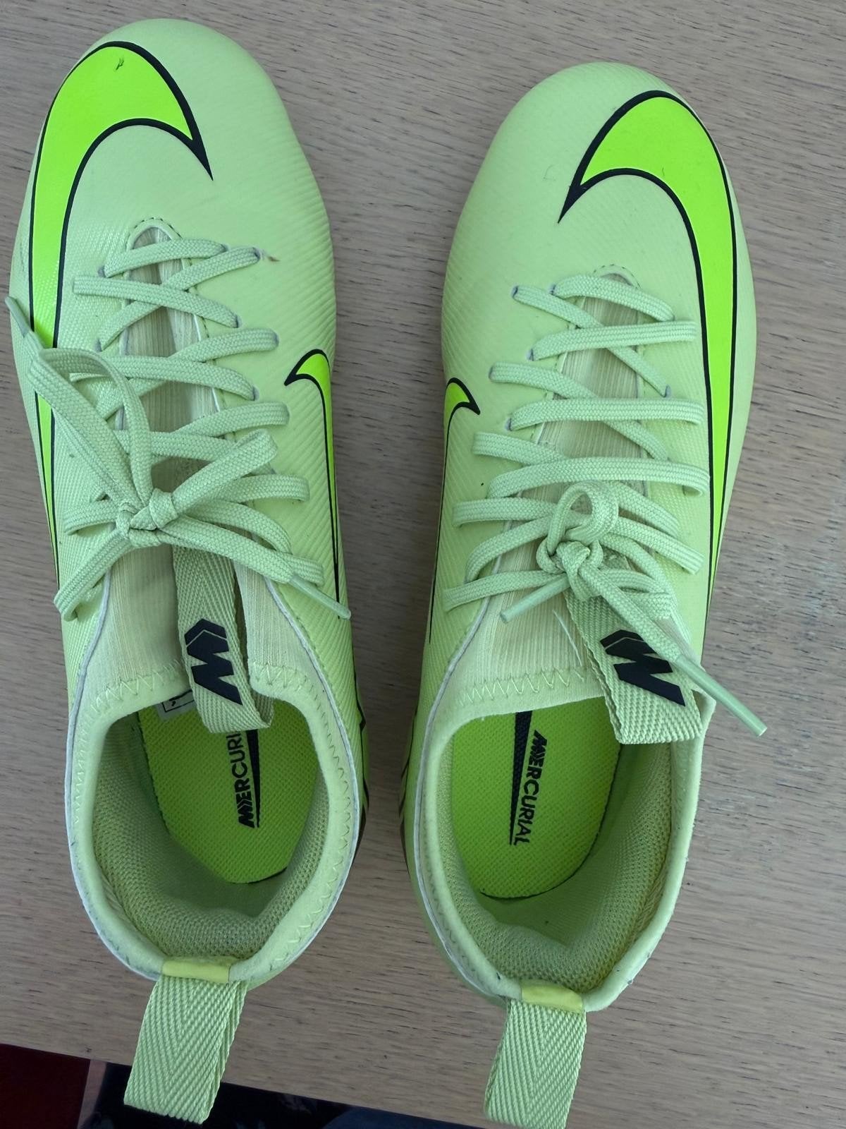 Nike Mercurial Voetbalschoenen - Maat 38, Maat XS of kleiner, Ophalen, Nieuw, Schoenen