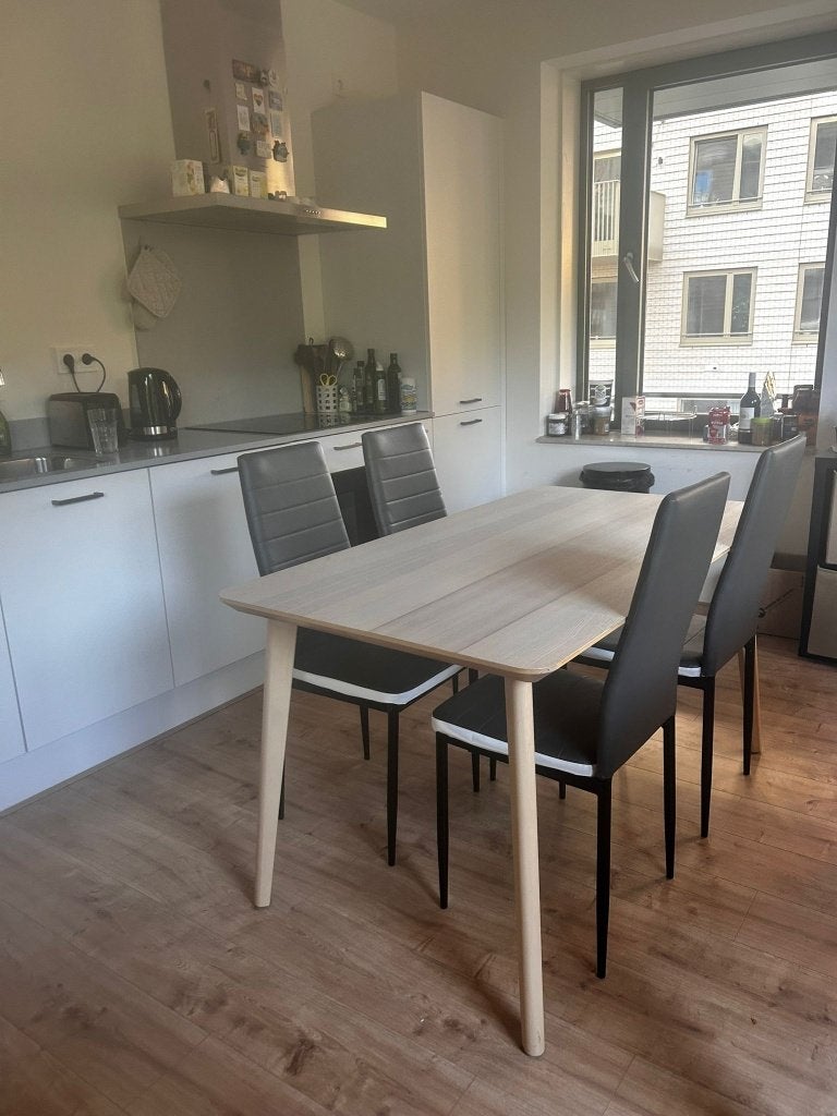 Eettafel 140x78 cm voor 6 personen - Zo goed als nieuw, Ophalen, 100 tot 150 cm, Natural wood color, classy style., 50 tot 100 cm