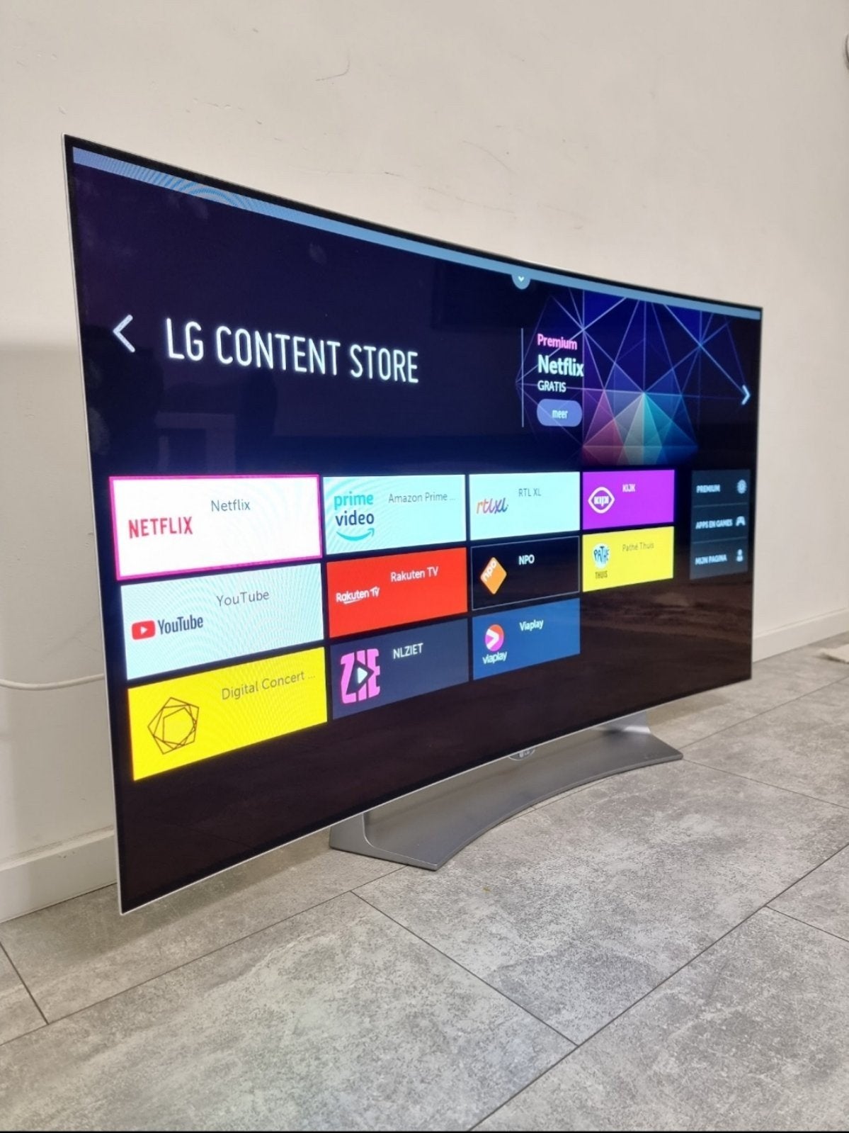 lg smart curved OLED 4k Ultra tv 55 inch 140 cm Zo goed, 120 Hz, Ophalen of Verzenden, Zo goed als nieuw, 100 cm of meer