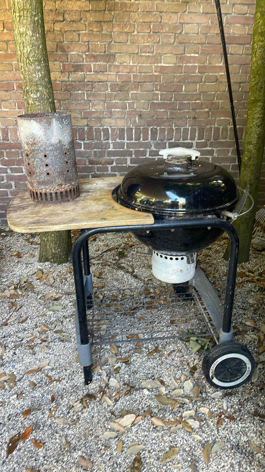 Weber barbecue met tafeltje met wielen en afdekzeil, Ophalen, Gebruikt, Weber