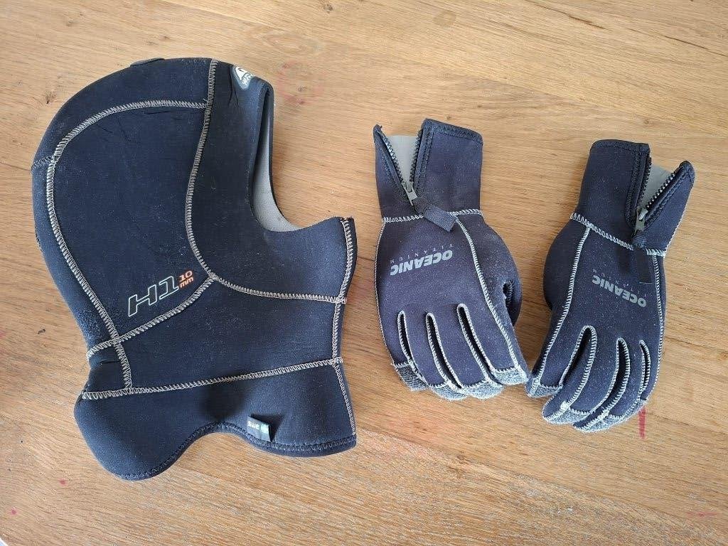 Wetsuit handschoenen en cap 10mm, Ophalen, Zo goed als nieuw, Duikpak