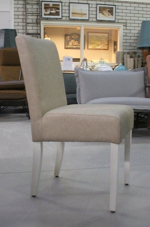 Leuke eetkamerstoel keukenstoel Lola beige kunstleer (15x), Ophalen, Zo goed als nieuw, Leer, Vijf, Zes of meer stoelen