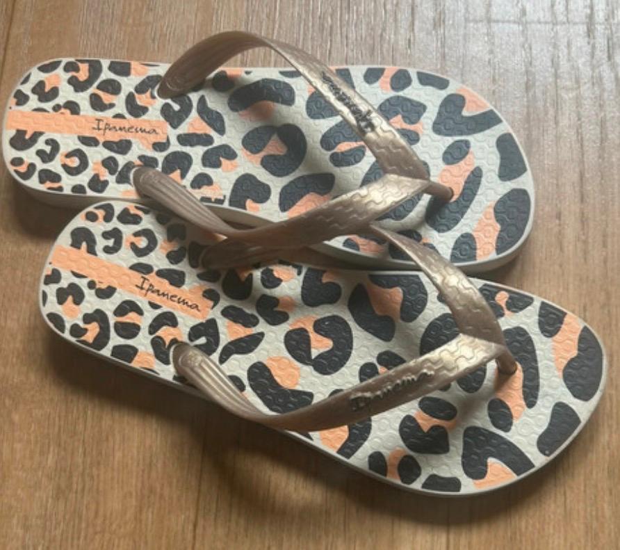 Ipanema slippers met luipaardprint, Slippers, Bruin, Ophalen of Verzenden, Zo goed als nieuw
