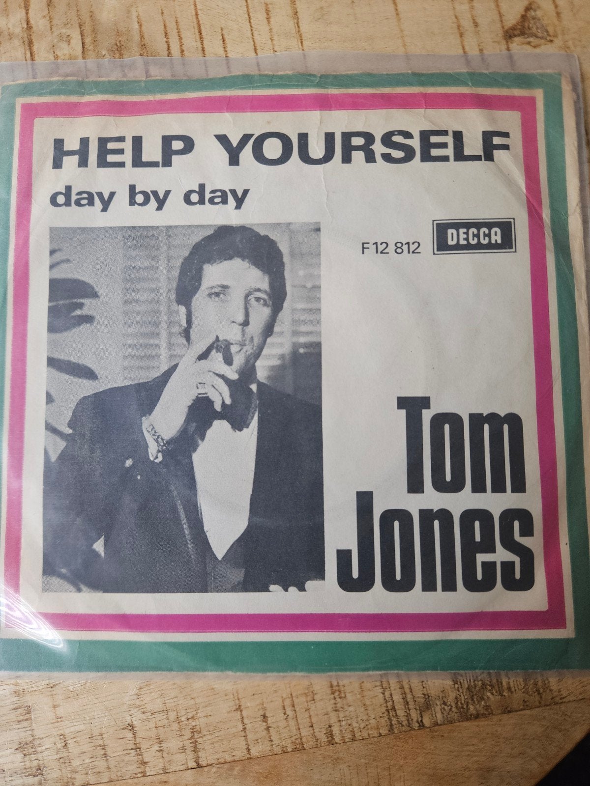 Tom Jones - Help Yourself / Day By Day (Single), Cd's en Dvd's, Vinyl Singles, Gebruikt, 7 inch, Single, Ophalen of Verzenden