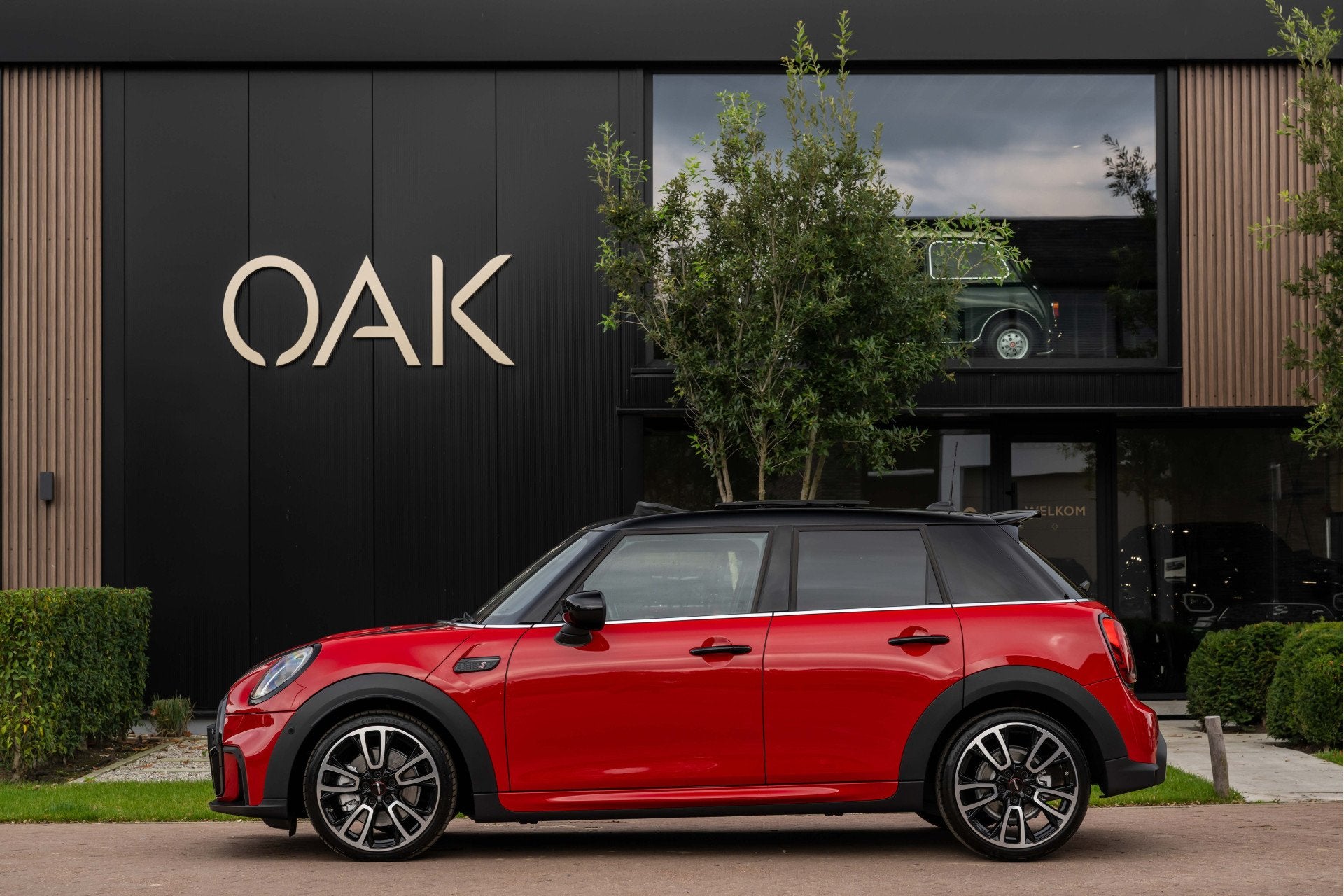 MINI 5-deurs 2.0 Cooper S F1 Aut. | JCW-Trim | Navi | Panora, Auto's, Gebruikt, Zwart, 4 cilinders, Alcantara