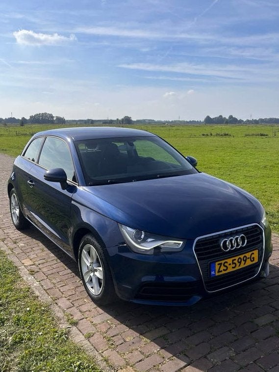 Audi A1 1.2 Tfsi 63KW 2013 Blauw, Auto's, Voorwielaandrijving, Euro 5, Stof, Zwart
