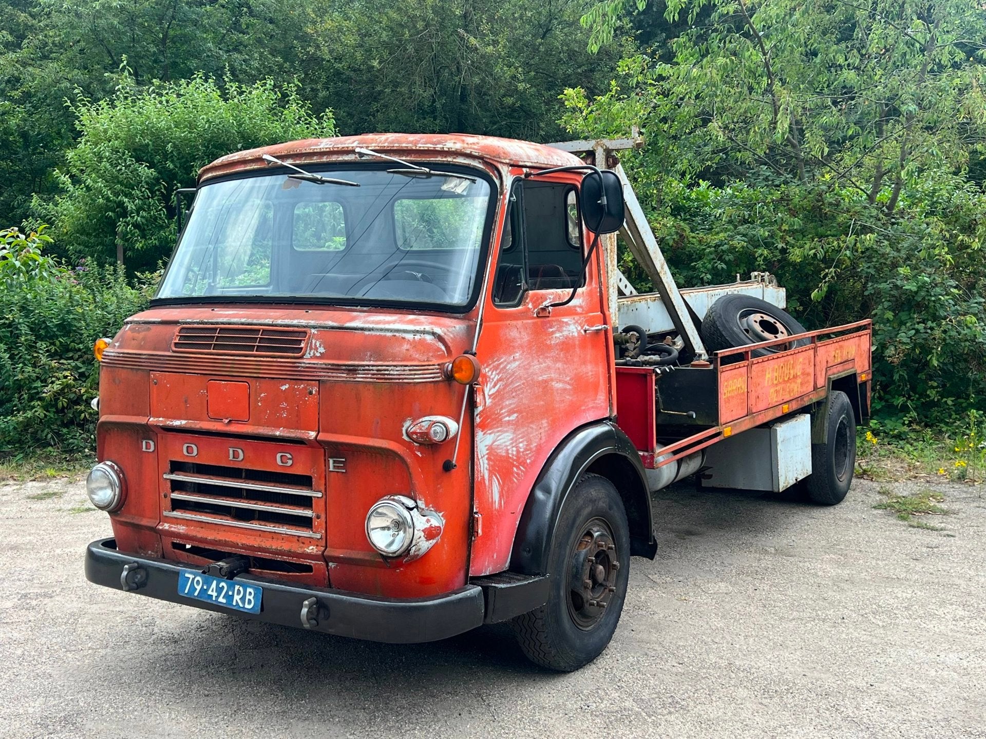 Dodge WCA 562 K500 6-354 OPEN LAADBAK met KRAAN, Auto's, Overige merken, Achterwielaandrijving, 118 pk, Lederen bekleding