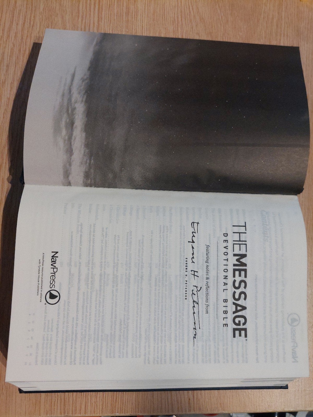 Bible The  Message Devotional Bible, Boeken, Ophalen of Verzenden, Zo goed als nieuw
