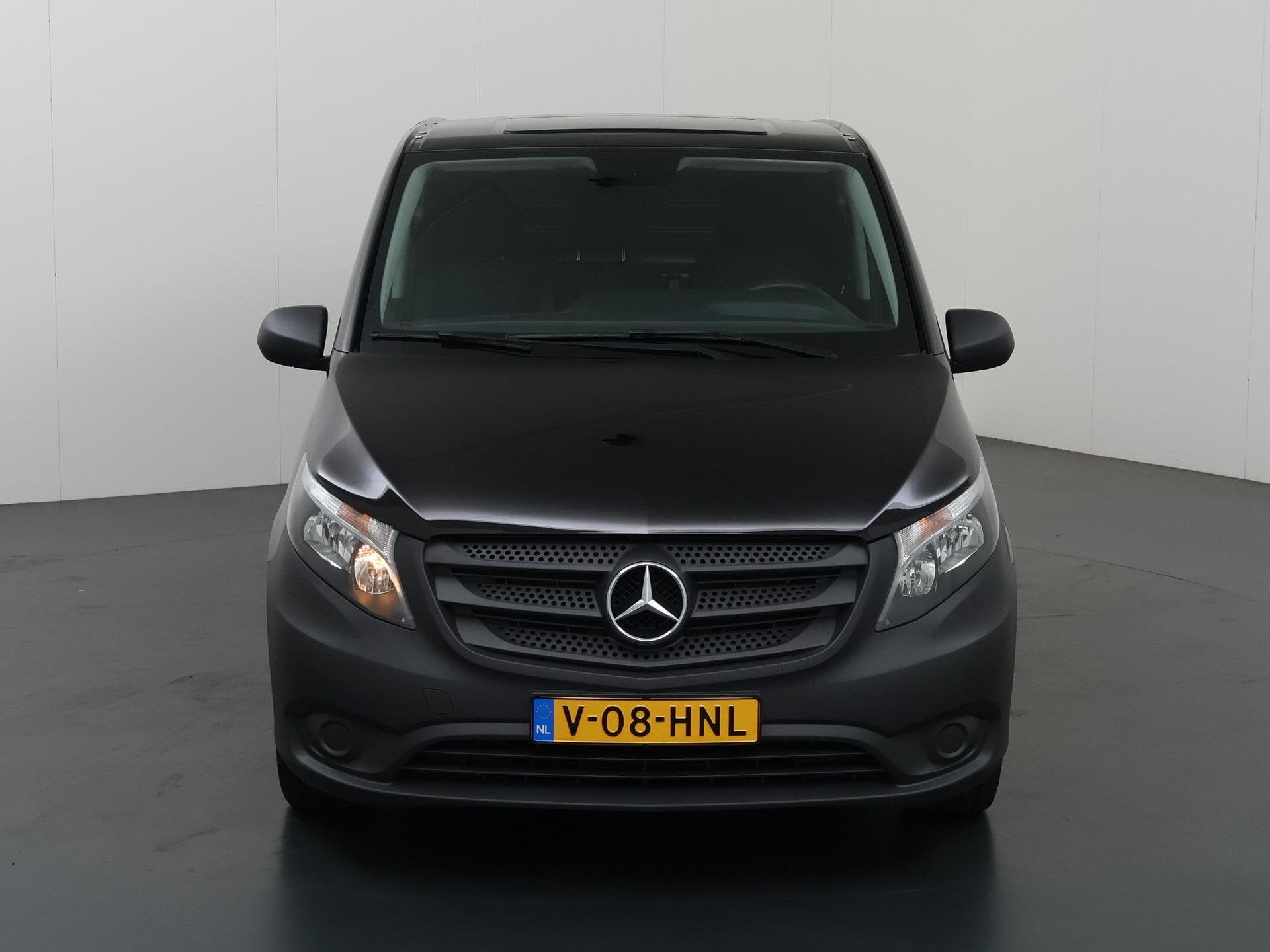 Mercedes-Benz Vito 114 CDI | Aut. | Lang L2 | Parkeercamera, Auto's, Gebruikt, Euro 6, 2000 kg, Zwart