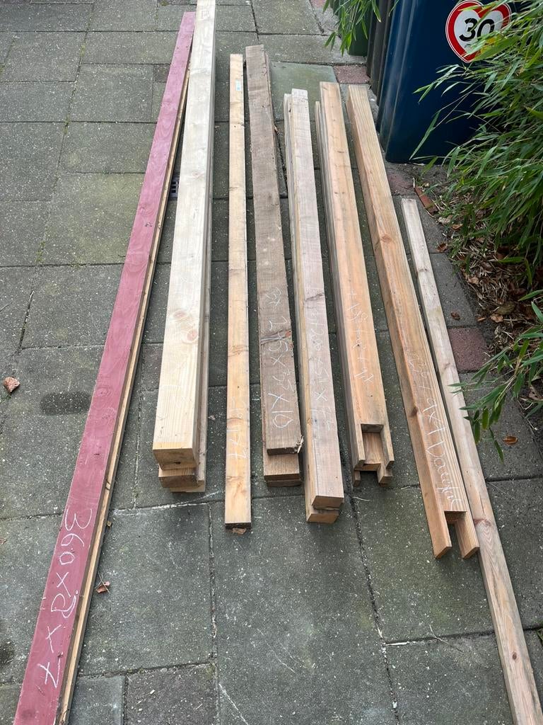 Diverse vuren regels en balken geschaafd sls en ruw, Ophalen, Zo goed als nieuw, 250 cm of meer, Balken