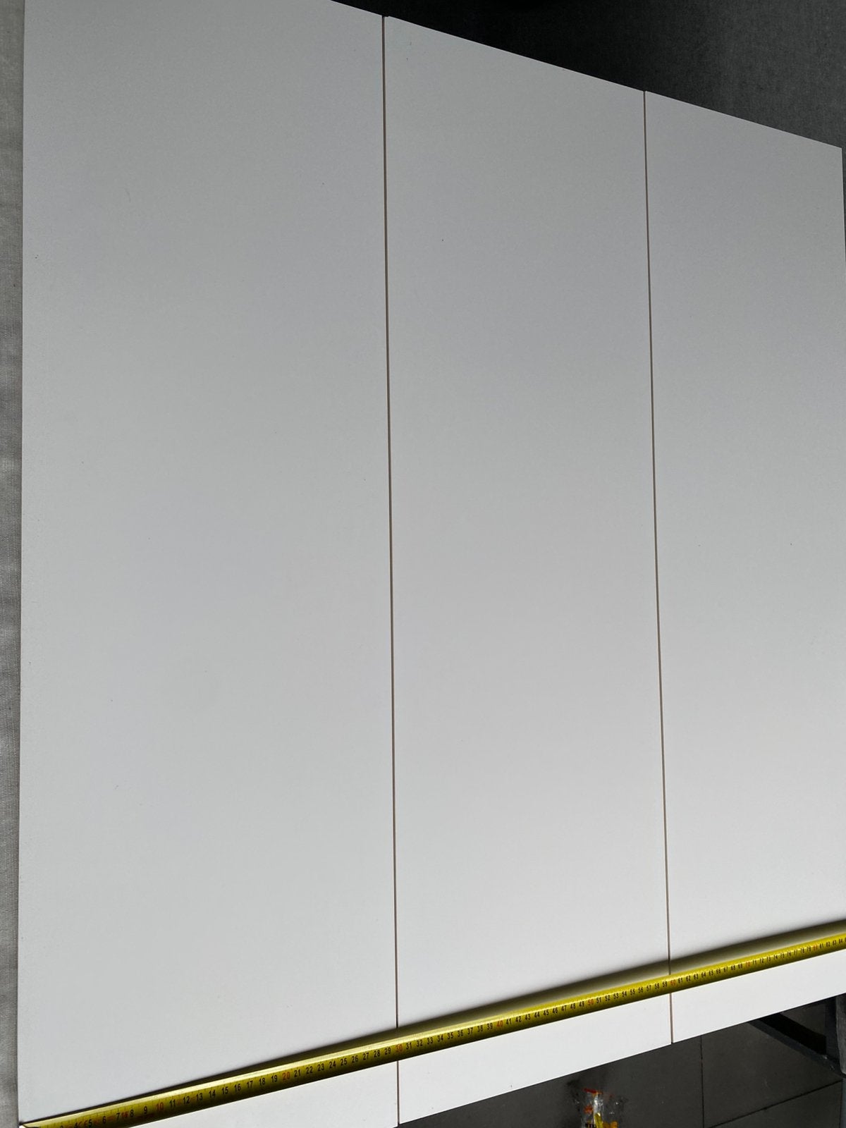 Grote badkamertegels hoogglans wit zonder facet, Ophalen, Zo goed als nieuw, Minder dan 5 m², 20 tot 40 cm