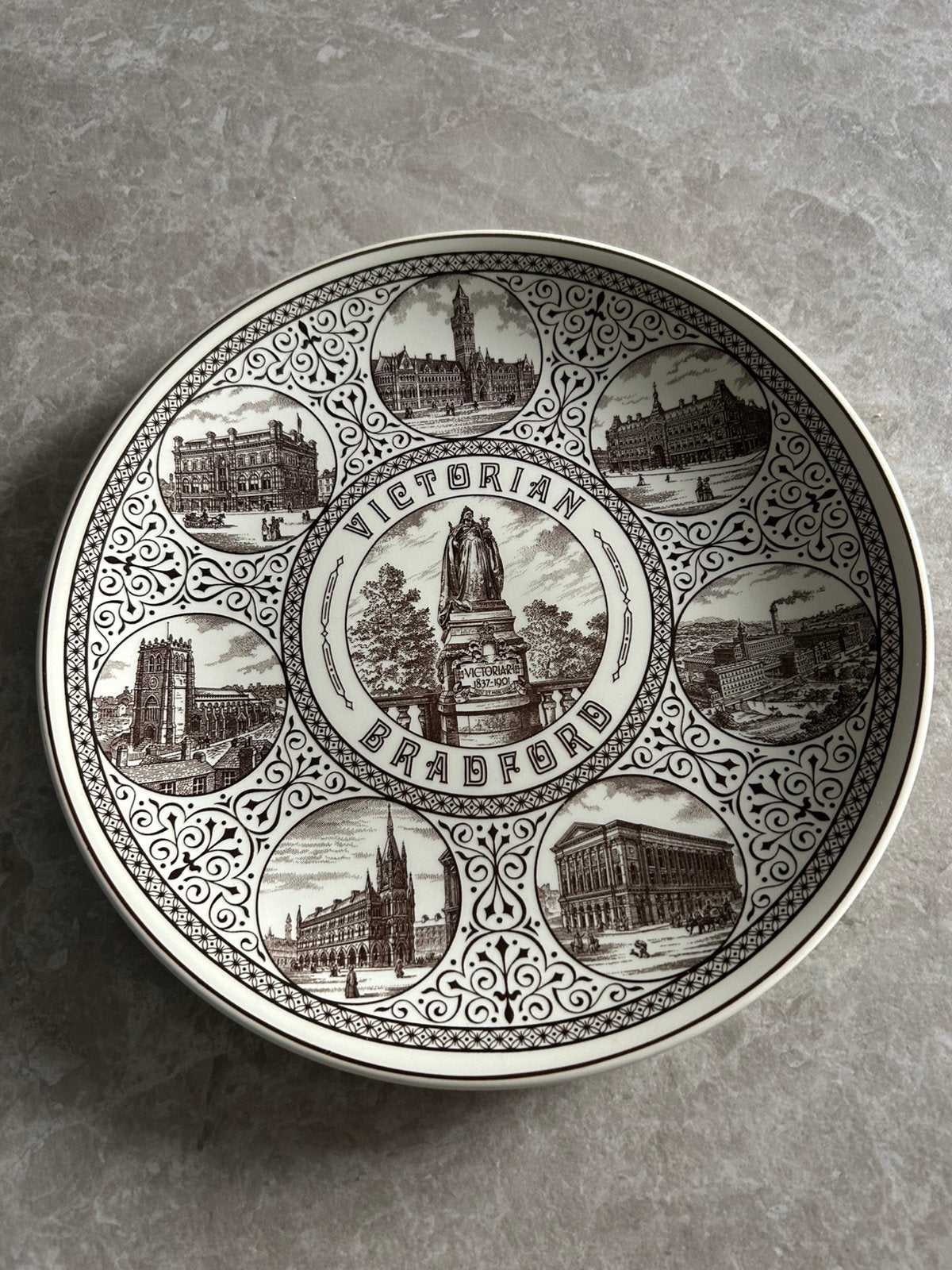 Herdenkingsbird Wedgwood - Victorian Bradford plate, Antiek en Kunst, Antiek | Wandborden en Tegels, Ophalen of Verzenden