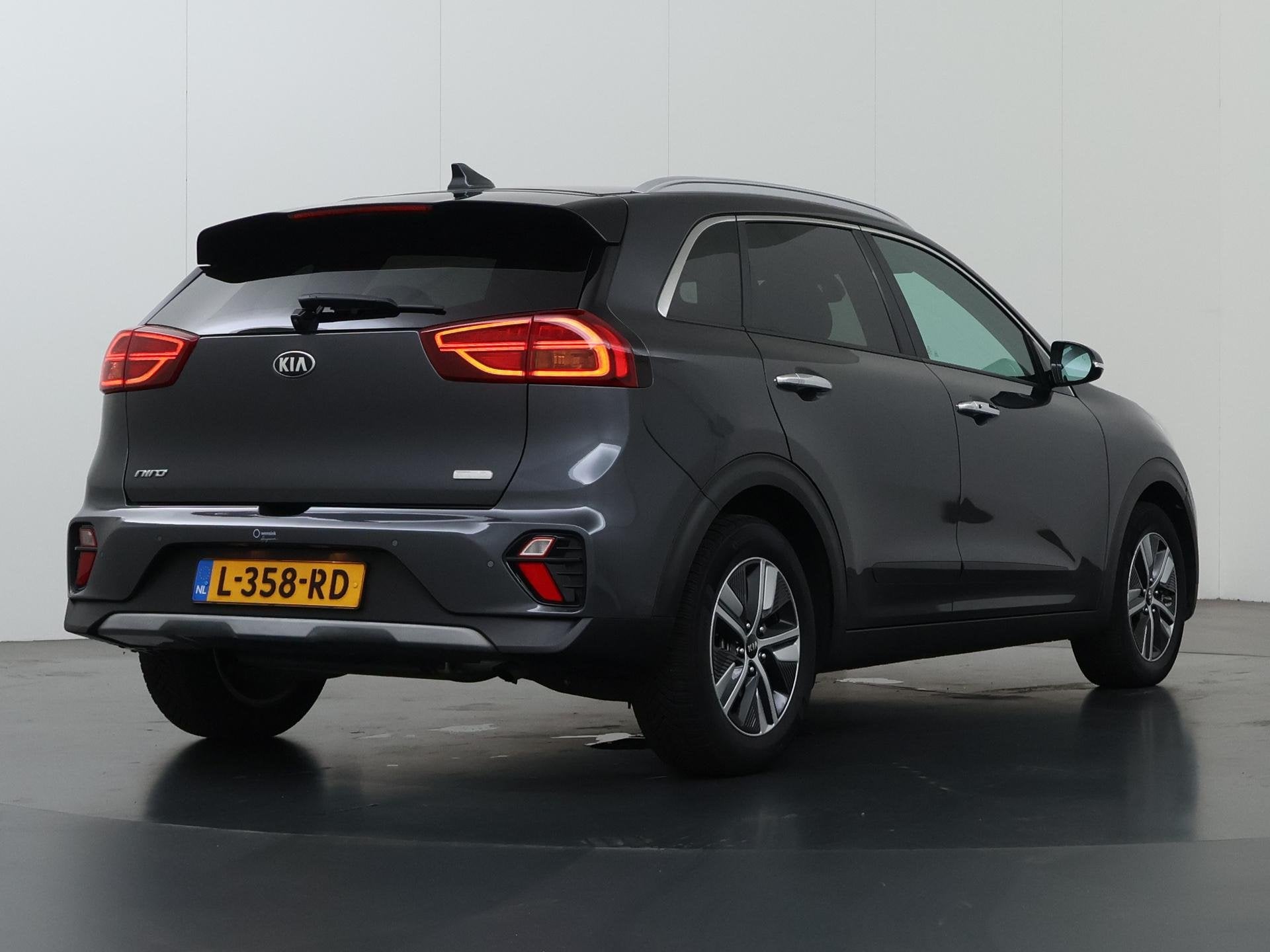 Foto 2 van Kia Niro 1.6 GDi Hybrid DynamicPlusLine | Navigatie | Camera