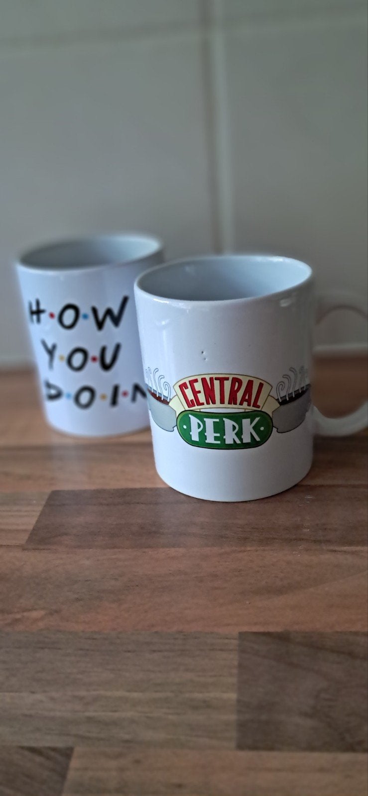 Friends mokken Central Perk en How You Doin', Ophalen of Verzenden, Zo goed als nieuw