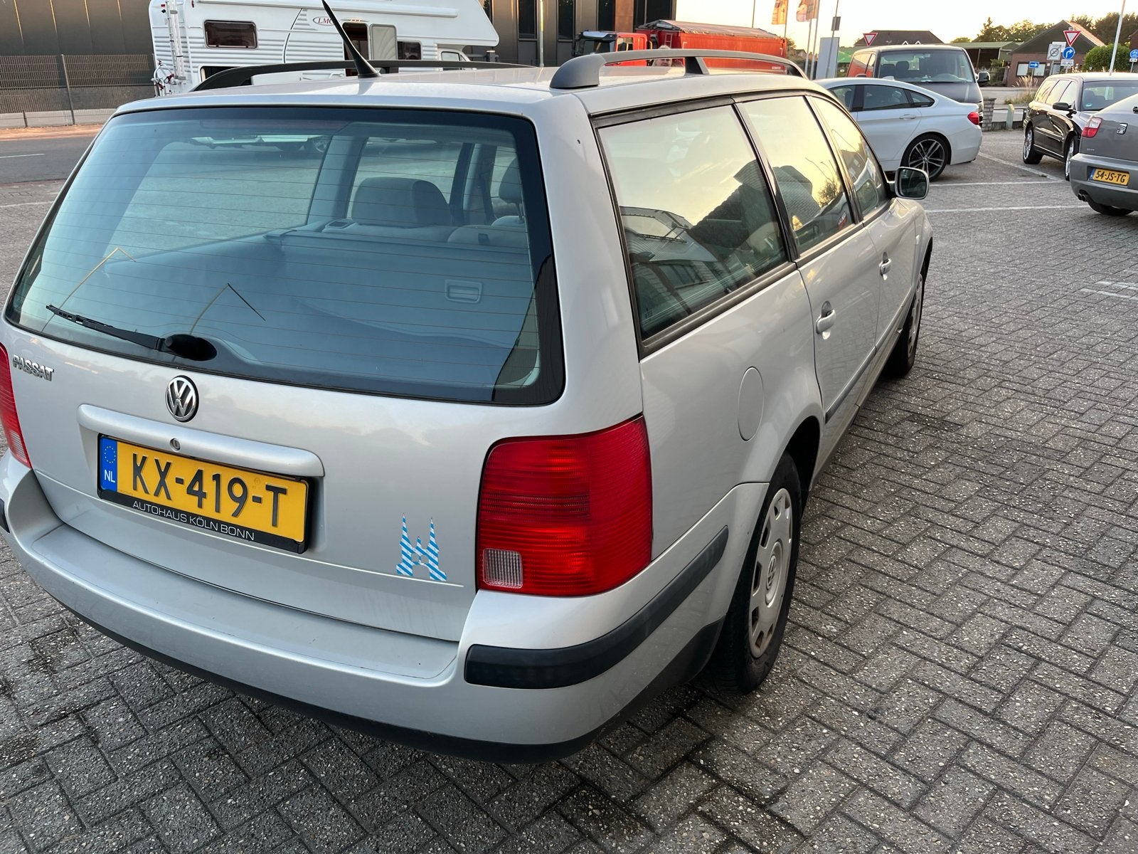Volkswagen passat  Grijs, 650 kg, 1781 cc, 17 km/l, 1300 kg