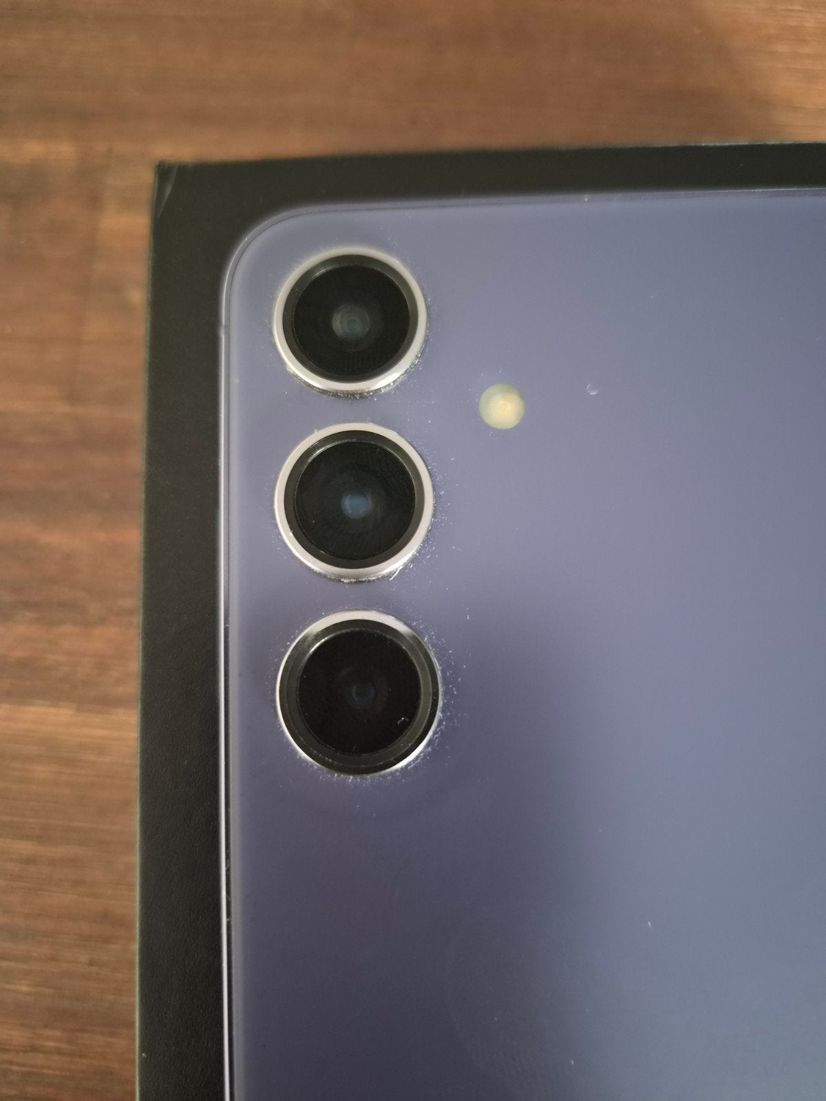 Foto 9 van Samsung Galaxy S24 PLUS 256GB Cobalt Violet - Zo goed als ni